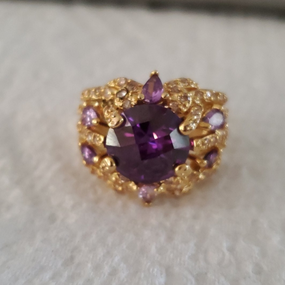 Ring - Picture 2 of 4